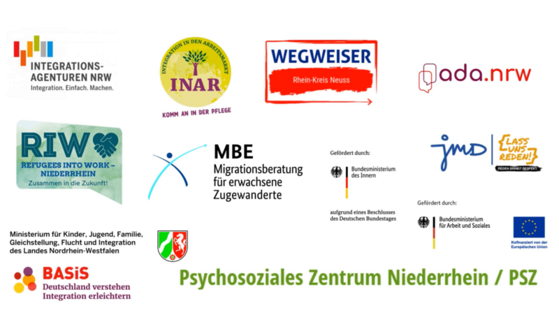 Auf dem Bild sind die Logos verschiedener Organisationen, Programme und Ministerien abgebildet. Sie scheinen sich auf die Integration von Zugewanderten in Deutschland zu konzentrieren, insbesondere in der Region Niederrhein und Nordrhein-Westfalen (NRW). Zu den gezeigten Logos gehören: Integrations-Agenturen NRW: "Integration. Einfach. Machen." INAR: "Integration in den Arbeitsmarkt. Komm an in der Pflege." WEGWEISER Rhein-Kreis Neuss ada.nrw RIW: "REFUGEES INTO WORK – NIEDERRHEIN. Zusammen in die Zukunft!" MBE: "Migrationsberatung für erwachsene Zuwanderte" jmd: Eine Organisation, die mit dem Slogan "LASS UNS REDEN! REDEN BRINGT EUCH WEITER" verbunden ist. Ministerium für Kinder, Jugend, Familie, Gleichstellung, Flucht und Integration des Landes Nordrhein-Westfalen BASiS: "Deutschland verstehen. Integration erleichtern." Psychosoziales Zentrum Niederrhein / PSZ Das Bild zeigt auch, dass einige dieser Projekte vom Bundesministerium des Innern, dem Bundesministerium für Arbeit und Soziales sowie von der Europäischen Union gefördert werden.