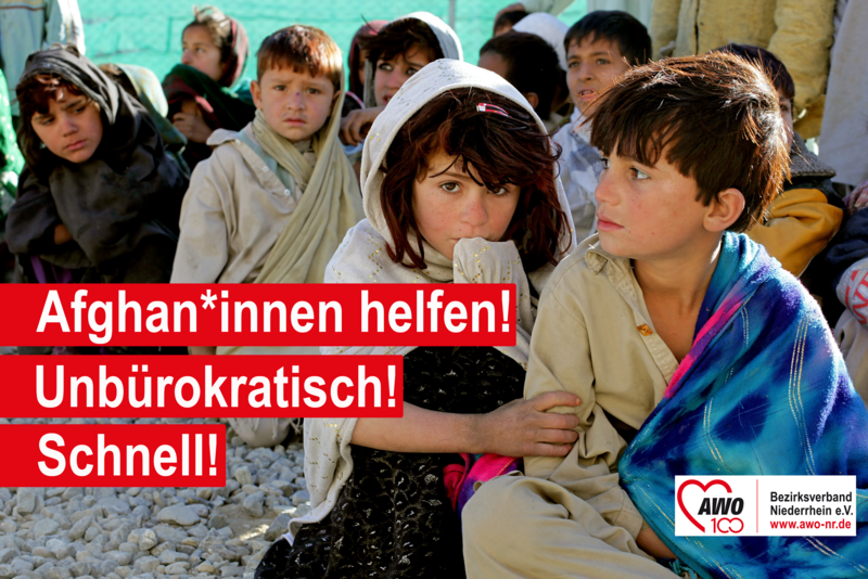 Das Foto zeigt eine Gruppe afghanischer Kinder und die Schrift "Afghan*innen helfen! Unbürokratisch! Schnell!"